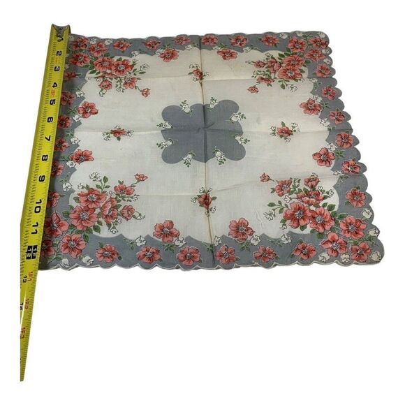 Vintage Victorian scalloped edged floral handkerchief Flowers Gray Pink Scarf - Picture 4 of 4